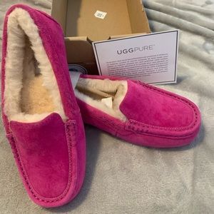 Ugg Slippers Brand New never worn